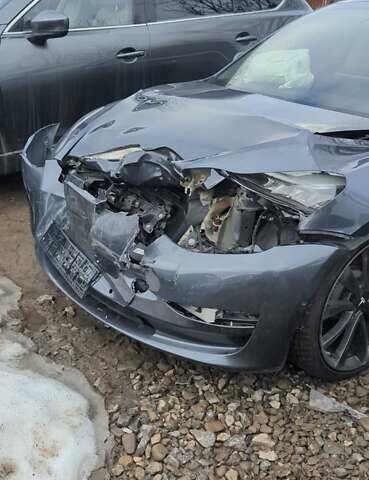 Сірий Тесла Модель 3, об'ємом двигуна 0 л та пробігом 84 тис. км за 13800 $, фото 8 на Automoto.ua