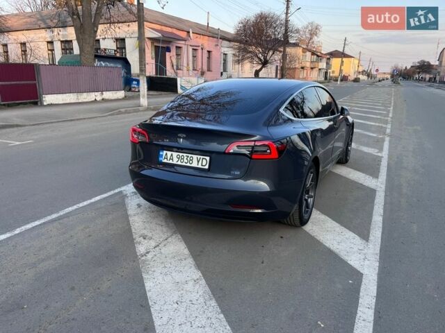 Серый Тесла Модель 3, объемом двигателя 0 л и пробегом 95 тыс. км за 16500 $, фото 13 на Automoto.ua