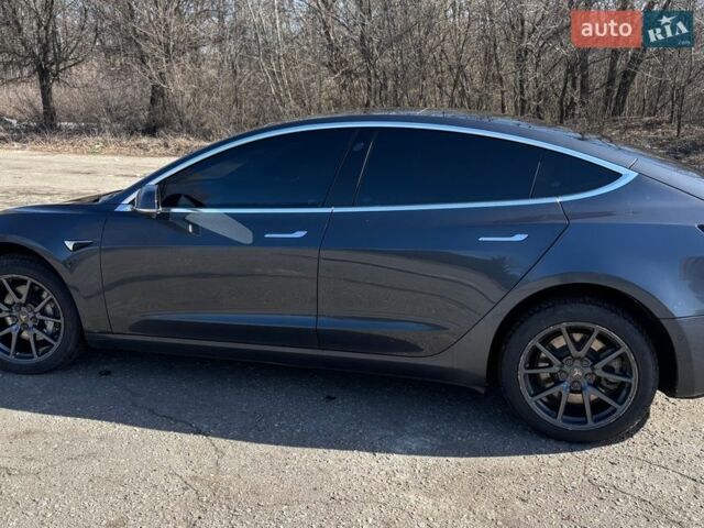 Серый Тесла Модель 3, объемом двигателя 0 л и пробегом 71 тыс. км за 26999 $, фото 8 на Automoto.ua