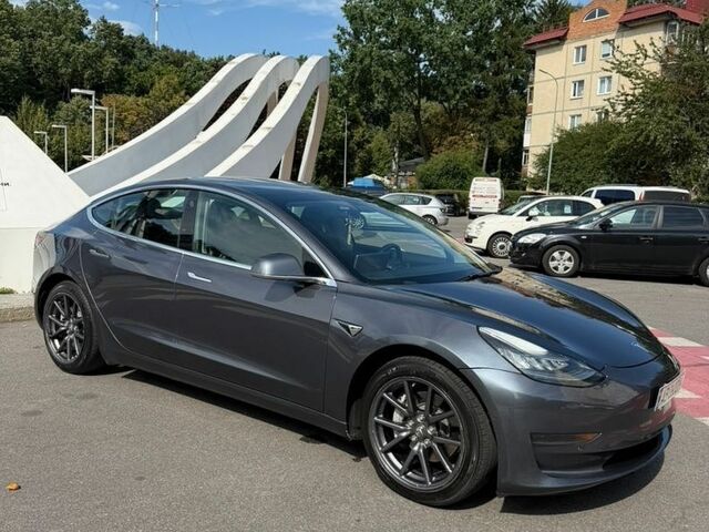 Серый Тесла Модель 3, объемом двигателя 0 л и пробегом 56 тыс. км за 22000 $, фото 21 на Automoto.ua