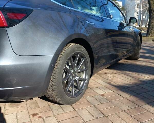 Сірий Тесла Модель 3, об'ємом двигуна 0 л та пробігом 85 тис. км за 22000 $, фото 11 на Automoto.ua