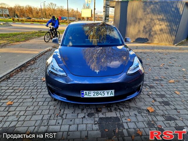 Серый Тесла Модель 3, объемом двигателя 0 л и пробегом 93 тыс. км за 19500 $, фото 5 на Automoto.ua