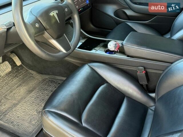 Серый Тесла Модель 3, объемом двигателя 0 л и пробегом 92 тыс. км за 11500 $, фото 4 на Automoto.ua