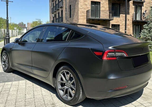 Тесла Модель 3 2020 в Львове на Automoto.ua Серый Тесла Модель 3, объемом двигателя 0 л и пробегом 70 тыс. км за 16000 $, фото 4 на Automoto.ua