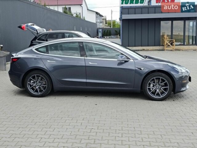 Сірий Тесла Модель 3, об'ємом двигуна 0 л та пробігом 50 тис. км за 15500 $, фото 1 на Automoto.ua