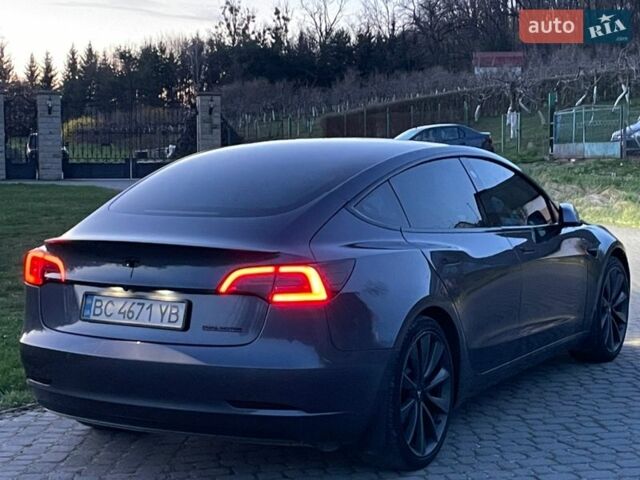 Серый Тесла Модель 3, объемом двигателя 0 л и пробегом 120 тыс. км за 19000 $, фото 2 на Automoto.ua