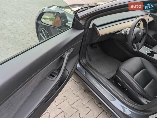 Тесла Модель 3 2020 в Луцке на Automoto.ua Серый Тесла Модель 3, объемом двигателя 0 л и пробегом 60 тыс. км за 23400 $, фото 36 на Automoto.ua