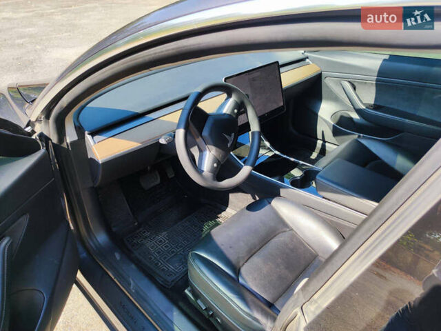 Сірий Тесла Модель 3, об'ємом двигуна 0 л та пробігом 83 тис. км за 15500 $, фото 9 на Automoto.ua