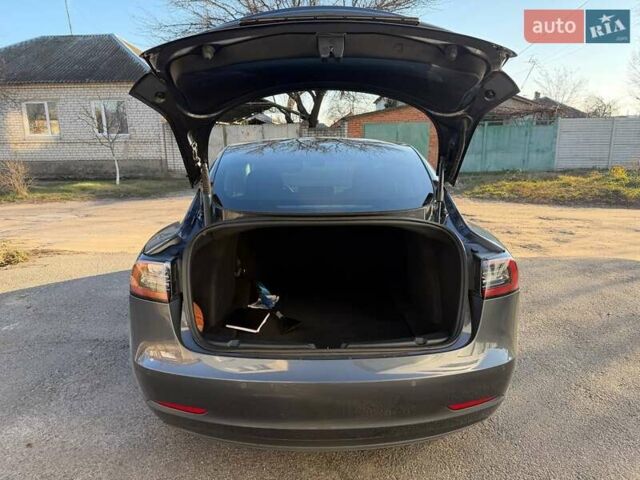 Серый Тесла Модель 3, объемом двигателя 0 л и пробегом 97 тыс. км за 18700 $, фото 11 на Automoto.ua