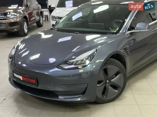 Серый Тесла Модель 3, объемом двигателя 0 л и пробегом 106 тыс. км за 15990 $, фото 6 на Automoto.ua