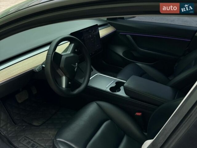 Серый Тесла Модель 3, объемом двигателя 0 л и пробегом 70 тыс. км за 18400 $, фото 10 на Automoto.ua