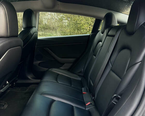 Тесла Модель 3 2021 у Бердичеве на Automoto.ua Сірий Тесла Модель 3, об'ємом двигуна 0 л та пробігом 82 тис. км за 23000 $, фото 9 на Automoto.ua