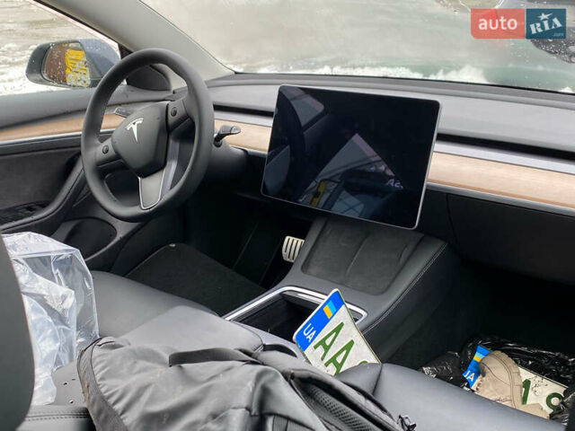 Серый Тесла Модель 3, объемом двигателя 0 л и пробегом 52 тыс. км за 10500 $, фото 9 на Automoto.ua