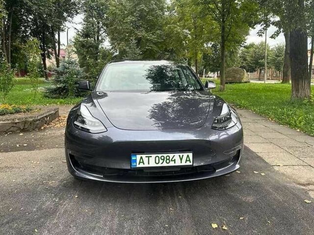 Серый Тесла Модель 3, объемом двигателя 0 л и пробегом 33 тыс. км за 13900 $, фото 2 на Automoto.ua