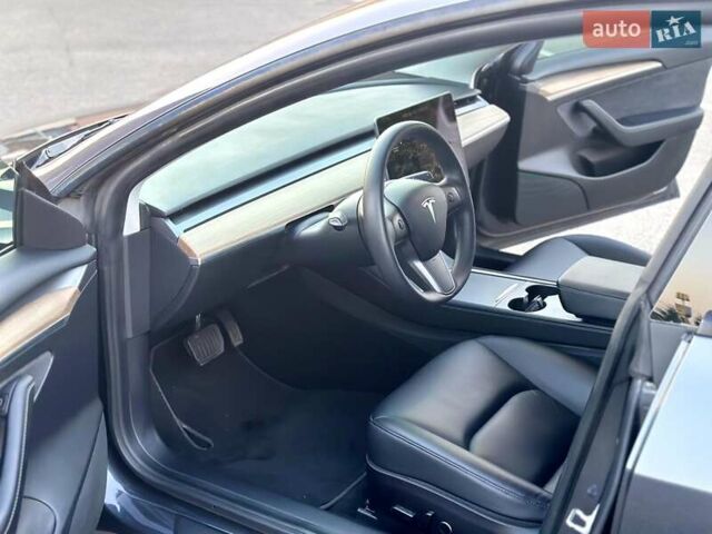 Серый Тесла Модель 3, объемом двигателя 0 л и пробегом 92 тыс. км за 21500 $, фото 14 на Automoto.ua