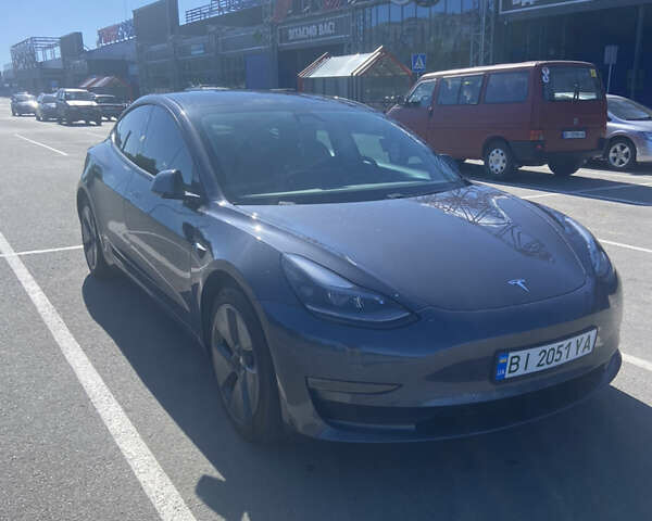 Серый Тесла Модель 3, объемом двигателя 0 л и пробегом 73 тыс. км за 26000 $, фото 3 на Automoto.ua