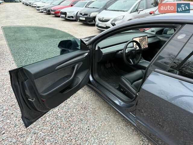 Серый Тесла Модель 3, объемом двигателя 0 л и пробегом 75 тыс. км за 20700 $, фото 13 на Automoto.ua