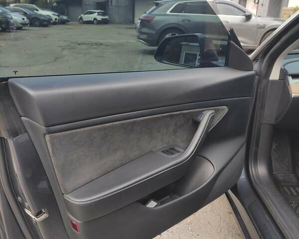Сірий Тесла Модель 3, об'ємом двигуна 0 л та пробігом 77 тис. км за 25000 $, фото 12 на Automoto.ua