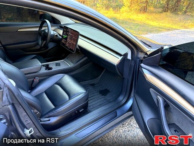 Серый Тесла Модель 3, объемом двигателя 0 л и пробегом 75 тыс. км за 22500 $, фото 10 на Automoto.ua