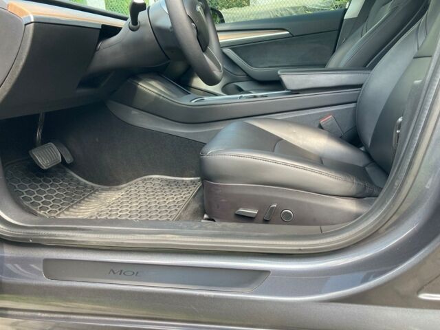 Сірий Тесла Модель 3, об'ємом двигуна 0 л та пробігом 84 тис. км за 22490 $, фото 9 на Automoto.ua