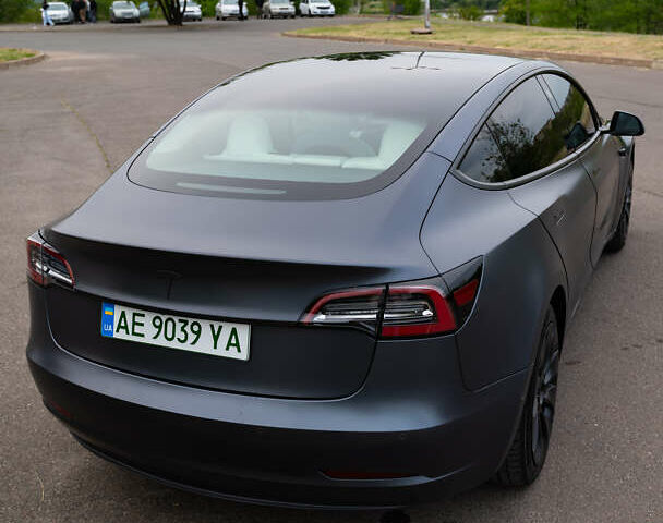 Серый Тесла Модель 3, объемом двигателя 0 л и пробегом 66 тыс. км за 21500 $, фото 12 на Automoto.ua