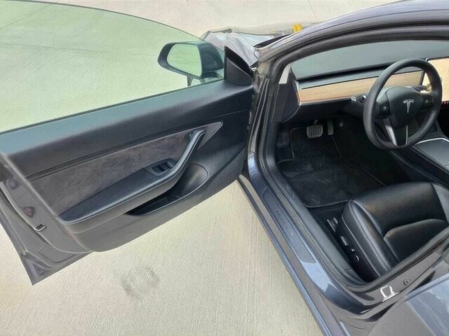 Сірий Тесла Модель 3, об'ємом двигуна 0 л та пробігом 35 тис. км за 9000 $, фото 6 на Automoto.ua