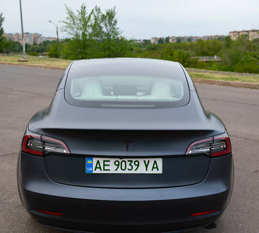 Серый Тесла Модель 3, объемом двигателя 0 л и пробегом 66 тыс. км за 21500 $, фото 11 на Automoto.ua