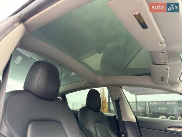 Серый Тесла Модель 3, объемом двигателя 0 л и пробегом 68 тыс. км за 19500 $, фото 26 на Automoto.ua