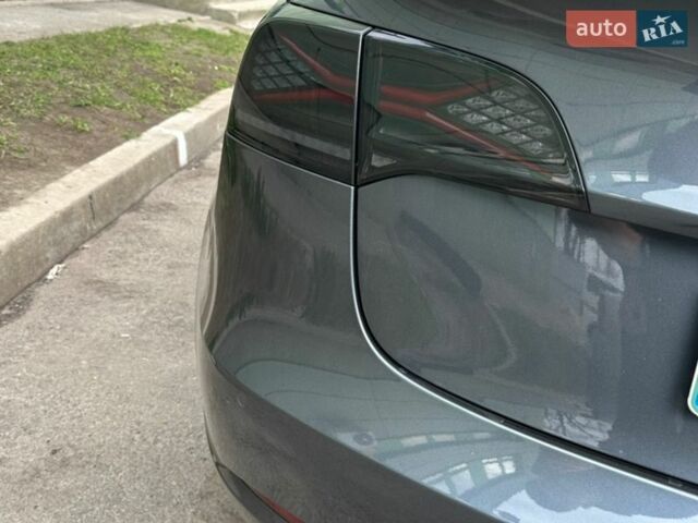 Серый Тесла Модель 3, объемом двигателя 0 л и пробегом 70 тыс. км за 18400 $, фото 6 на Automoto.ua