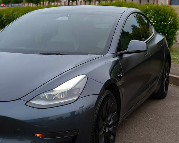 Серый Тесла Модель 3, объемом двигателя 0 л и пробегом 66 тыс. км за 21500 $, фото 3 на Automoto.ua