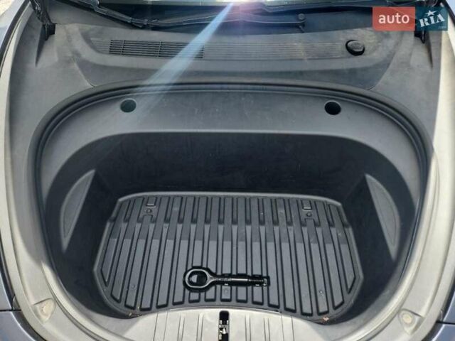 Сірий Тесла Модель 3, об'ємом двигуна 0 л та пробігом 83 тис. км за 6200 $, фото 10 на Automoto.ua