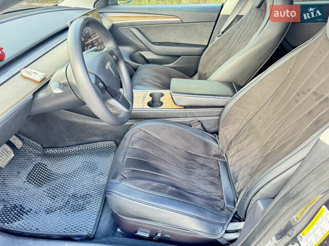 Сірий Тесла Модель 3, об'ємом двигуна 0 л та пробігом 105 тис. км за 20900 $, фото 10 на Automoto.ua