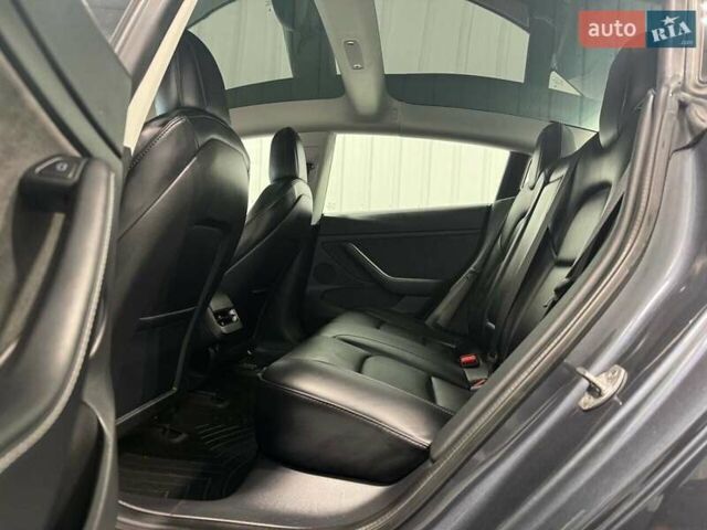 Серый Тесла Модель 3, объемом двигателя 0 л и пробегом 85 тыс. км за 20900 $, фото 20 на Automoto.ua