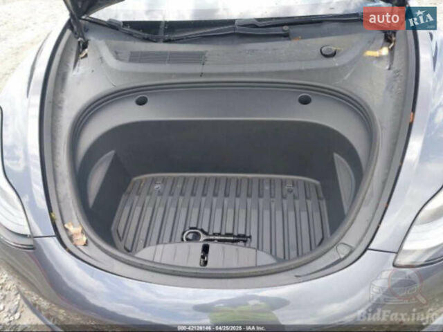 Тесла Модель 3 2021 в Киеве на Automoto.ua Серый Тесла Модель 3, объемом двигателя 0 л и пробегом 36 тыс. км за 19500 $, фото 6 на Automoto.ua