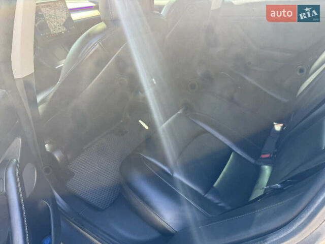 Серый Тесла Модель 3, объемом двигателя 0 л и пробегом 120 тыс. км за 16900 $, фото 15 на Automoto.ua