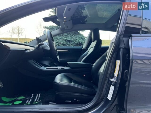 Серый Тесла Модель 3, объемом двигателя 0 л и пробегом 51 тыс. км за 23600 $, фото 29 на Automoto.ua