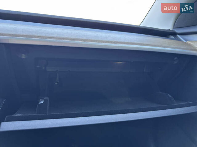 Сірий Тесла Модель 3, об'ємом двигуна 0 л та пробігом 73 тис. км за 34900 $, фото 30 на Automoto.ua