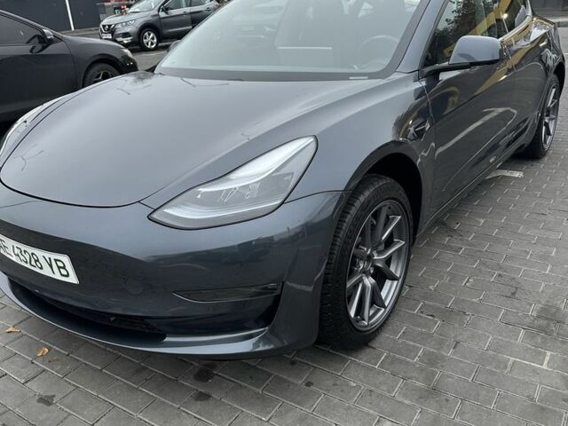 Серый Тесла Модель 3, объемом двигателя 0 л и пробегом 132 тыс. км за 20600 $, фото 2 на Automoto.ua