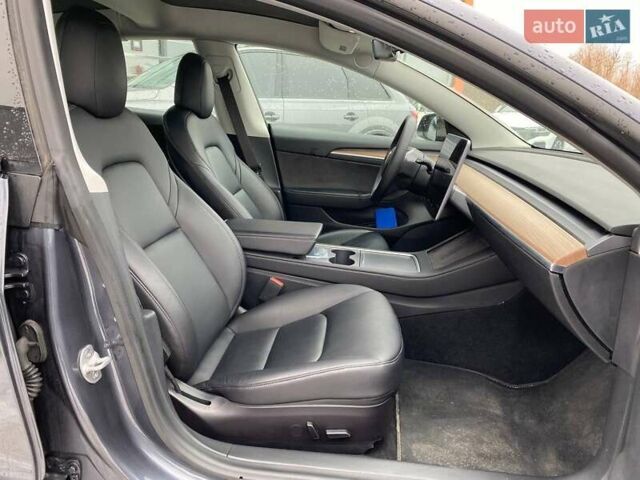 Сірий Тесла Модель 3, об'ємом двигуна 0 л та пробігом 51 тис. км за 23300 $, фото 16 на Automoto.ua