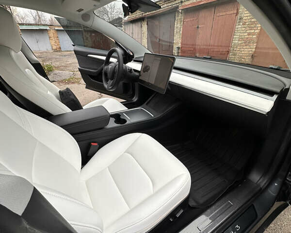 Серый Тесла Модель 3, объемом двигателя 0 л и пробегом 36 тыс. км за 25400 $, фото 14 на Automoto.ua