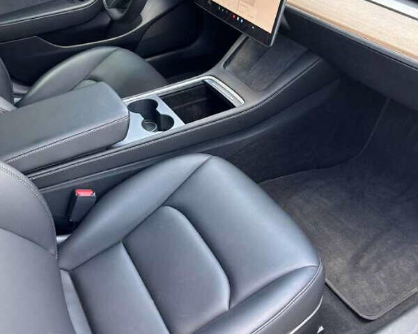 Сірий Тесла Модель 3, об'ємом двигуна 0 л та пробігом 120 тис. км за 16500 $, фото 4 на Automoto.ua