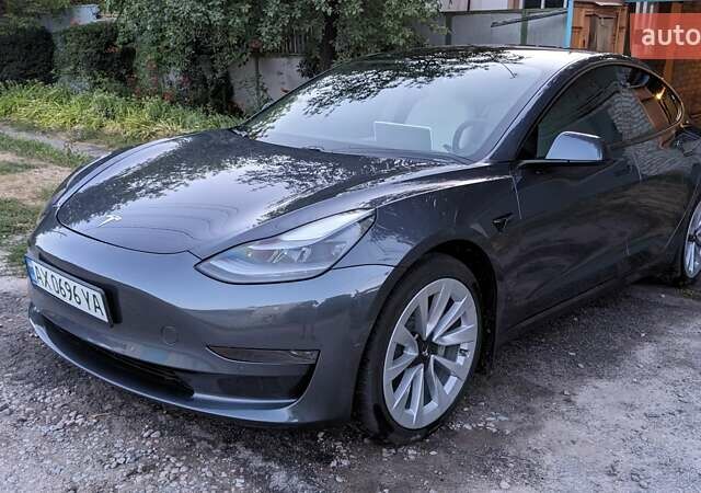 Серый Тесла Модель 3, объемом двигателя 0 л и пробегом 23 тыс. км за 19500 $, фото 1 на Automoto.ua