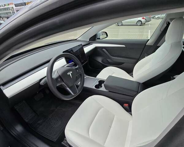 Серый Тесла Модель 3, объемом двигателя 0 л и пробегом 74 тыс. км за 20500 $, фото 12 на Automoto.ua