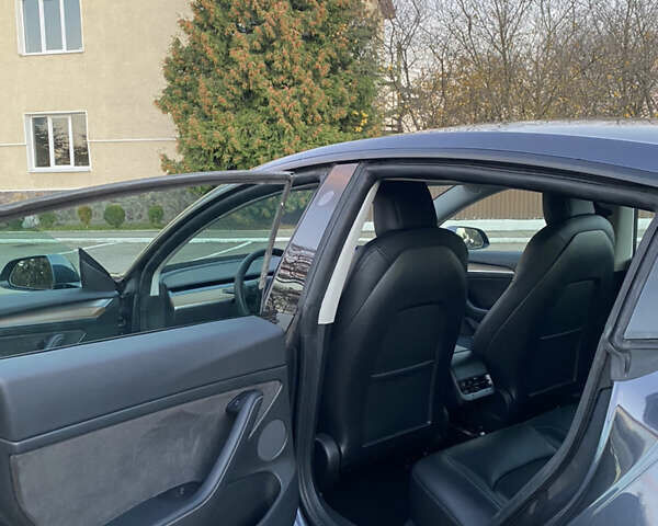 Сірий Тесла Модель 3, об'ємом двигуна 0 л та пробігом 98 тис. км за 19500 $, фото 31 на Automoto.ua