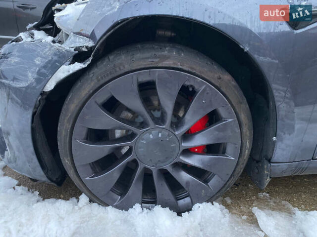 Серый Тесла Модель 3, объемом двигателя 0 л и пробегом 52 тыс. км за 10500 $, фото 10 на Automoto.ua