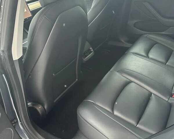 Серый Тесла Модель 3, объемом двигателя 0 л и пробегом 37 тыс. км за 17500 $, фото 16 на Automoto.ua