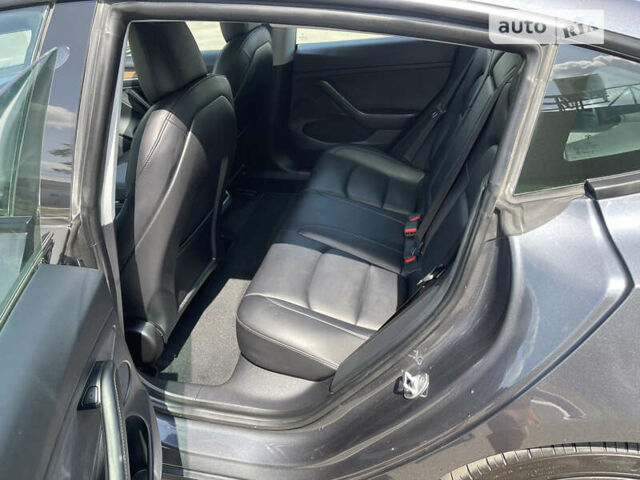 Серый Тесла Модель 3, объемом двигателя 0 л и пробегом 9 тыс. км за 24500 $, фото 43 на Automoto.ua