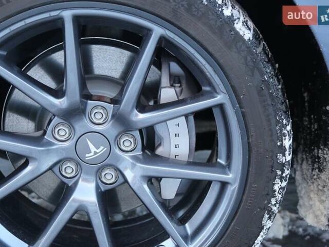 Серый Тесла Модель 3, объемом двигателя 0 л и пробегом 37 тыс. км за 24500 $, фото 14 на Automoto.ua