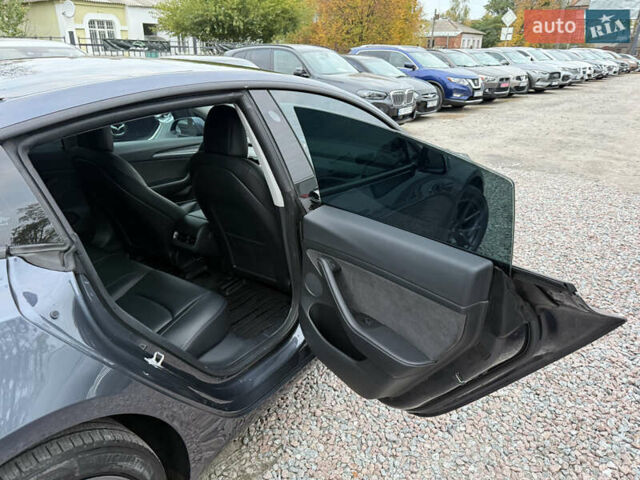 Серый Тесла Модель 3, объемом двигателя 0 л и пробегом 75 тыс. км за 20700 $, фото 28 на Automoto.ua