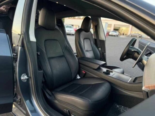 Сірий Тесла Модель 3, об'ємом двигуна 0 л та пробігом 67 тис. км за 11999 $, фото 7 на Automoto.ua
